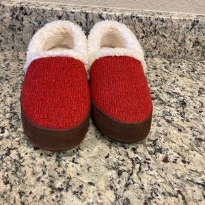 Acorn Red Ragg Women's Slippers size 8-9-NWOT-Nice!
